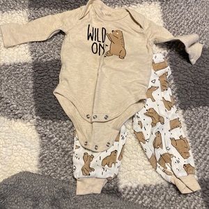 Baby essentials bear outfit